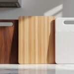 découvrez les avantages et inconvénients des planches à découper en bois, bambou ou plastique pour choisir la meilleure option adaptée à votre cuisine.